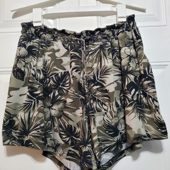 Tropical Print Shorts French Laundry size XL - Picture 13 of 13